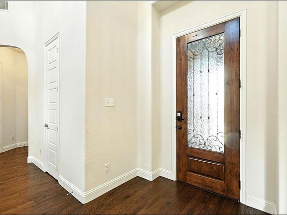 3rd image of 1733 Adalina Dr