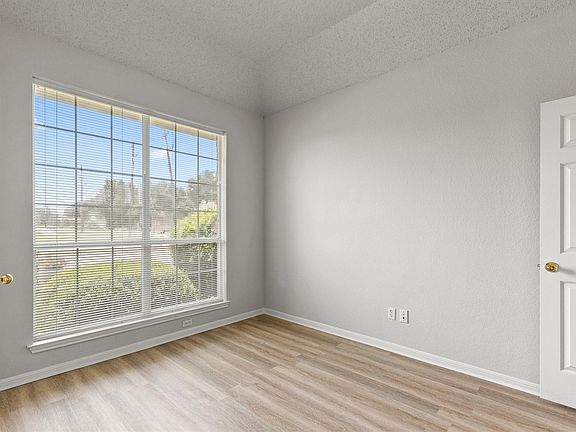 3rd image of 7201 Armstrong Ln