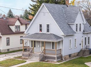 2538 Calumet Dr, Sheboygan, WI 53083