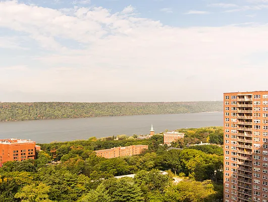 Sold by EZ Premier Realty | media 37