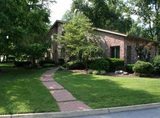 11 N Foxxborough Ln, Johnson City, TN 37604