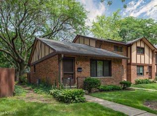 18W166 16th St, Villa Park, IL 60181