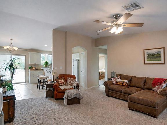 3rd image of 61869 Grandview Cir