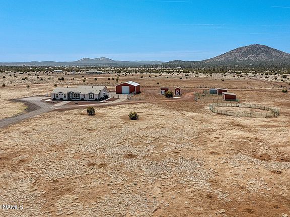 5th image of 2318 E Hoctor Rd