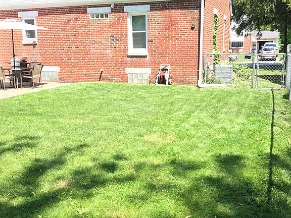 4th image of 785 Marlow Pl