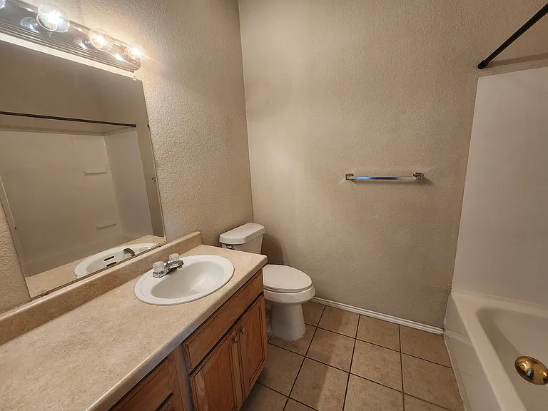 106 Collett Ct — Photo 14