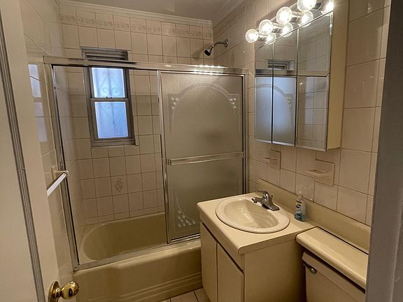 5th image of 14705 Coolidge Ave Floor 1