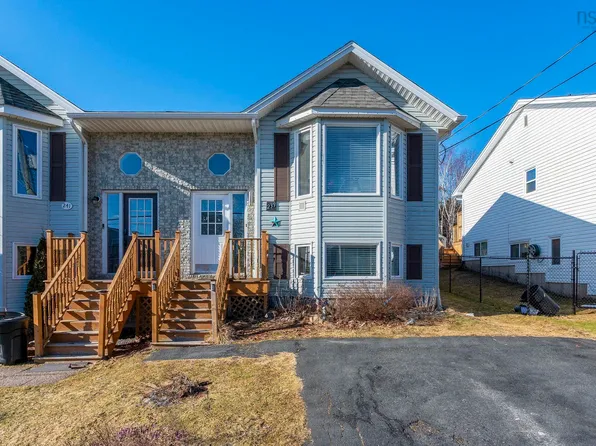 239 Charles Rd, Timberlea, NS B3T 1N5