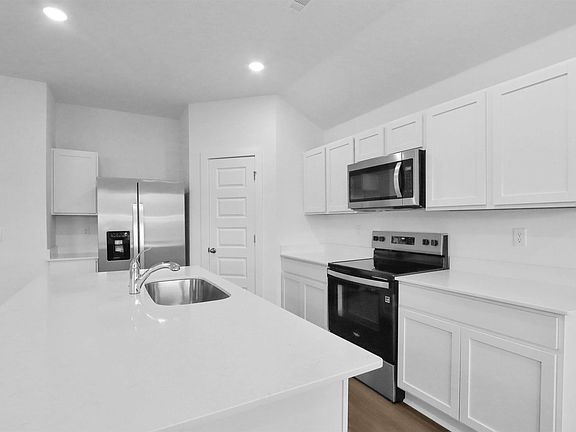 5th image of 107 E Fredonia Ct