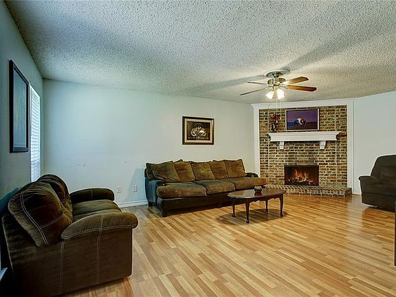 4th image of 1314 Frio Ln