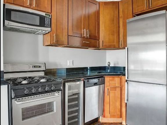 4th image of 147 Avenue A APT 8F