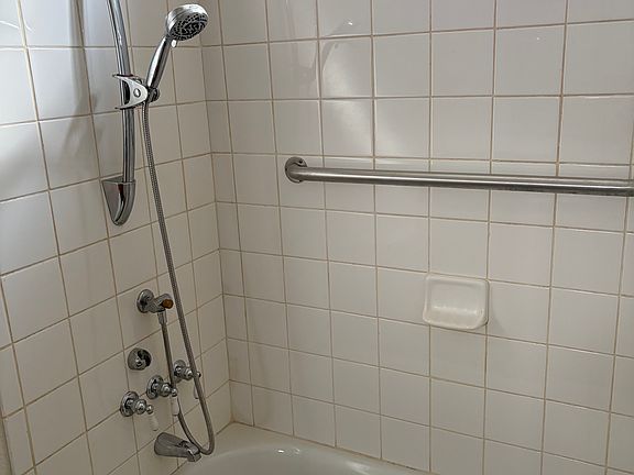 5th image of 1336 E Mountain View Rd Unit 101
