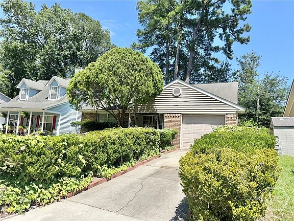 3rd image of 32 N Berwick Drive