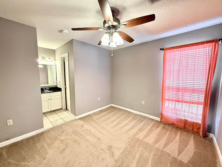 955 Ridgepoint Ct — Photo 16