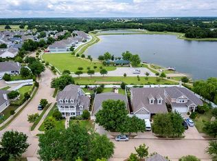 1609 Oakcrest Dr, Aubrey, TX 76227