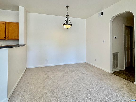 5th image of 300 Riverbend Dr APT 2A