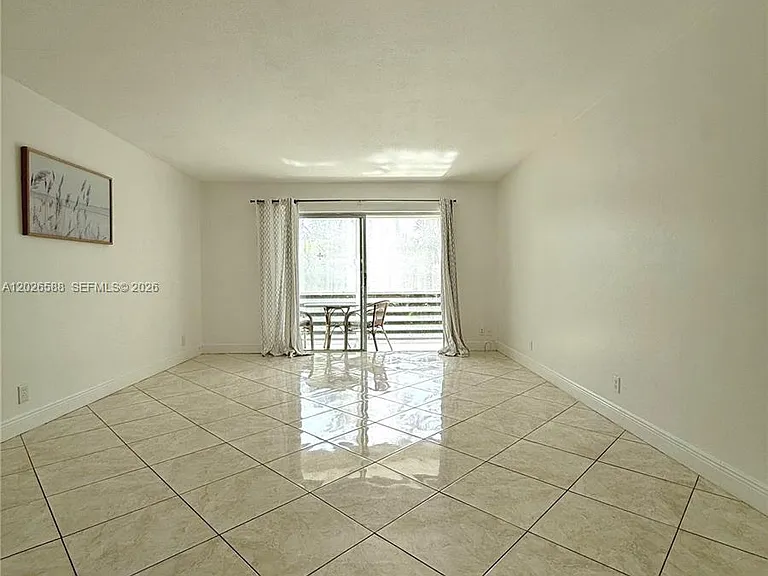 300 NE 14th Ave #307 — Photo 7