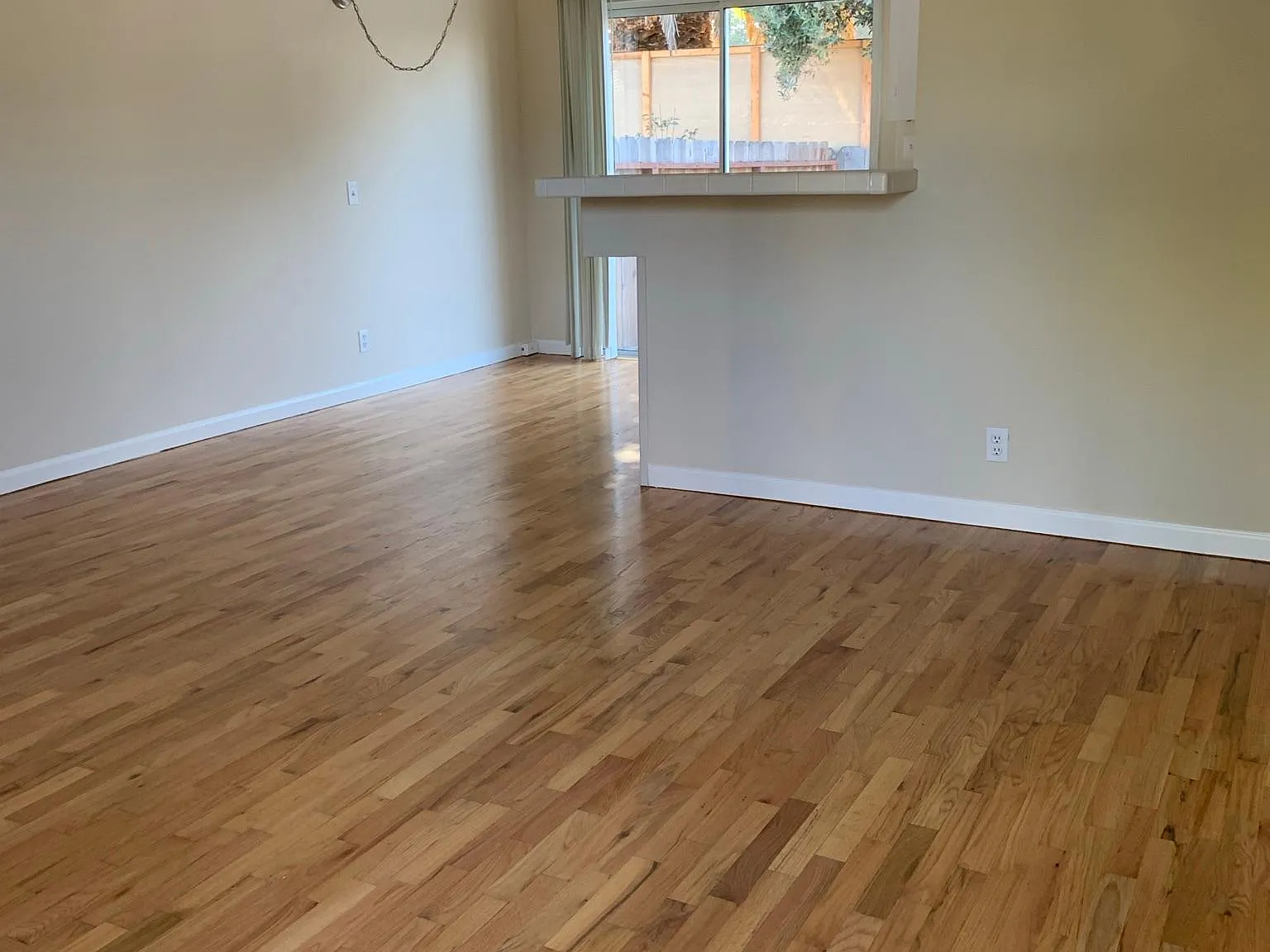 2 bed, 800 sqft, $3,100 — Photo 3