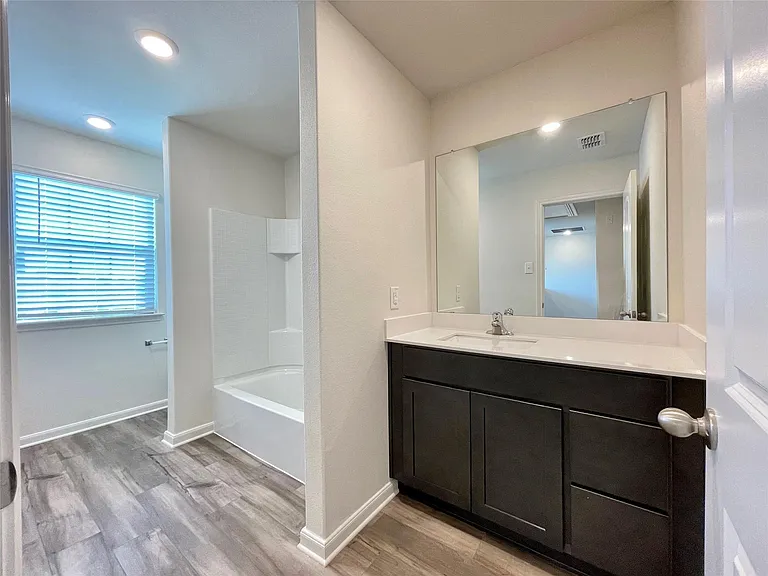 623 Aqueduct Dr — Photo 8