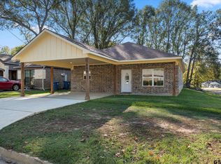 800 E 9th St, Mount Pleasant, TX 75455