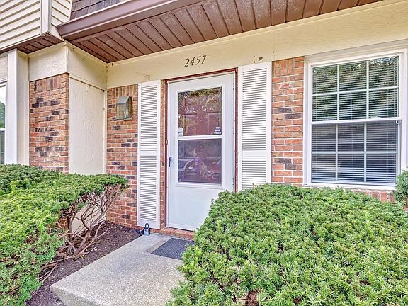 4th image of 2457 S Burberry Ln