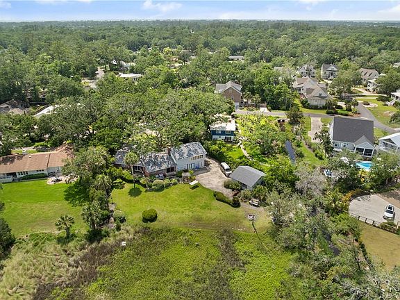 3rd image of 524 Wesley Oak Cir
