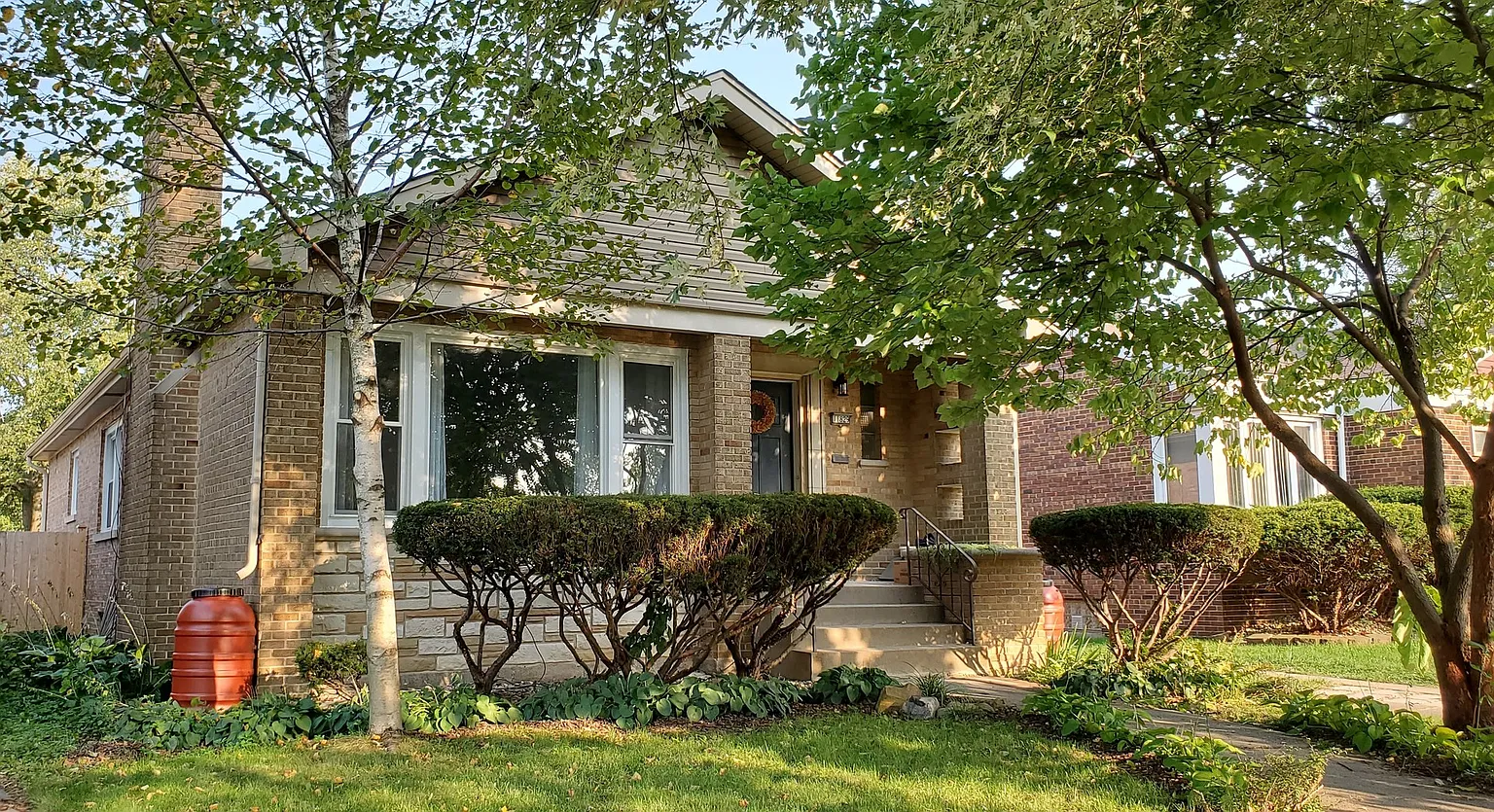 11829 S Maplewood Ave photo 1