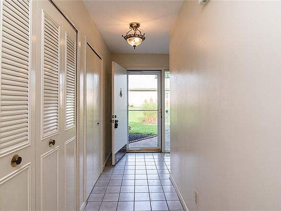 4th image of 1614 Iris Glen Dr
