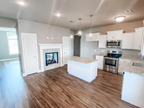 1718 Charismatic Dr, Prairie Grove, AR 72753