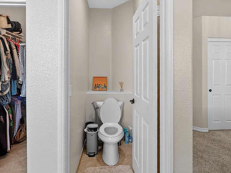 1528 Knoll Park Gln — Photo 17