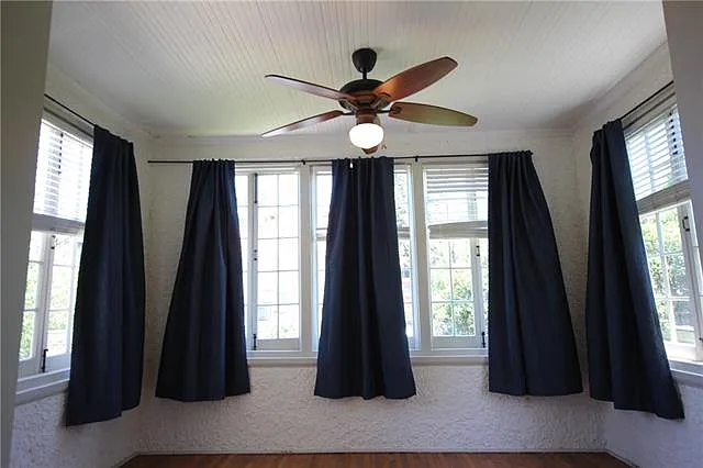 537 Broadway St — Photo 12