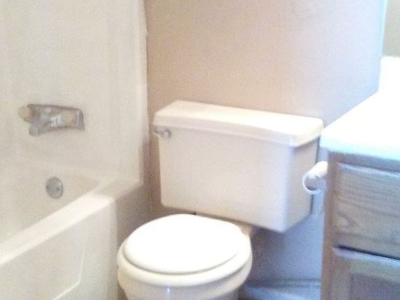 5th image of 1312 Eastgate Dr