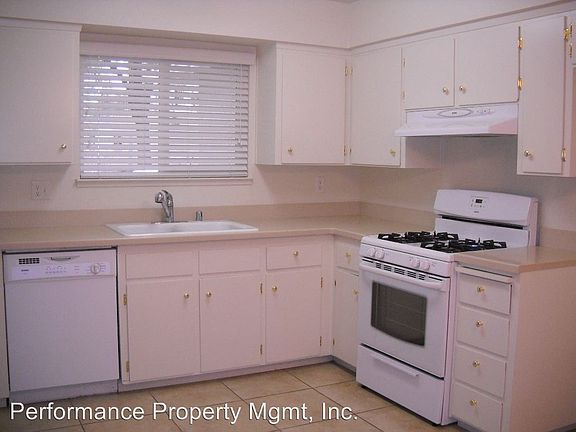 4th image of 4662 N Pleasant Ave