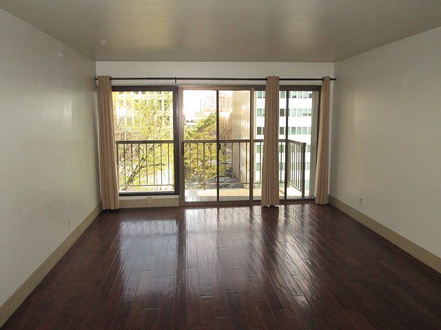 1st image of 500 North St