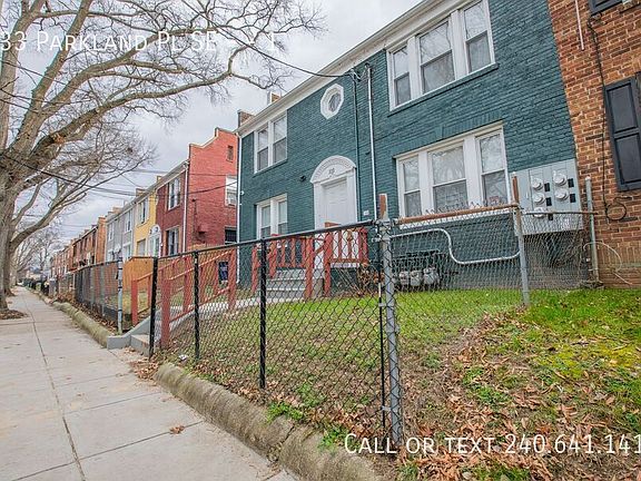 3rd image of 333 Parkland Pl SE APT 1