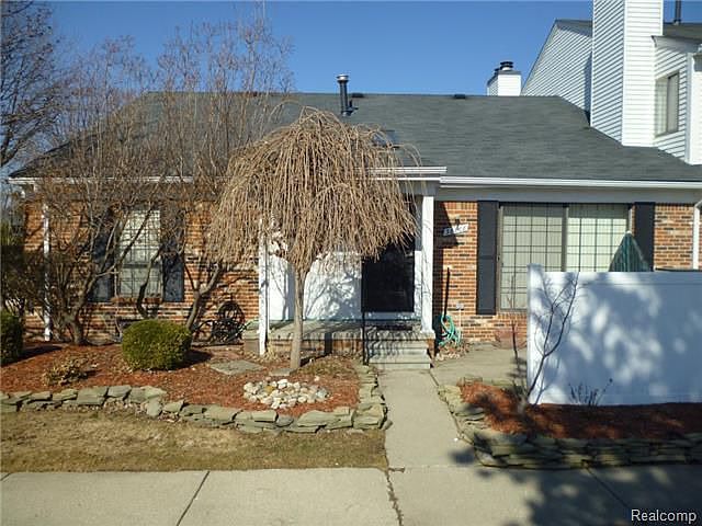 1st image of 38808 Golfview Dr