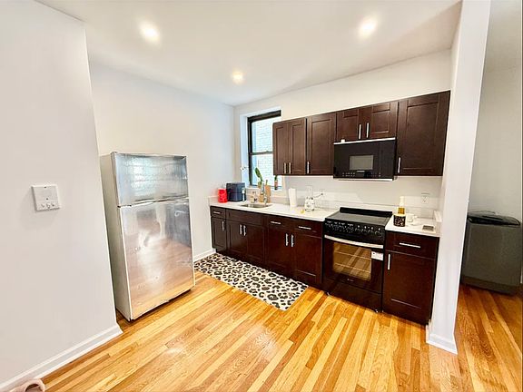 3rd image of 21-45 28th St #2