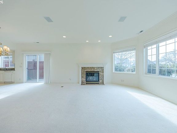 4th image of 3329 Lake Wood Dr