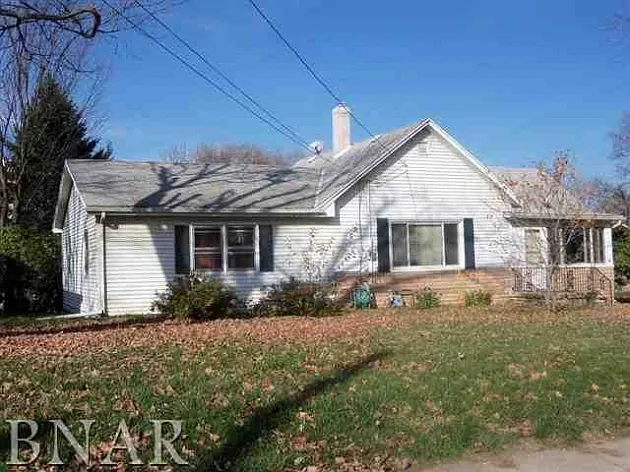 1303 W Olive St photo 1