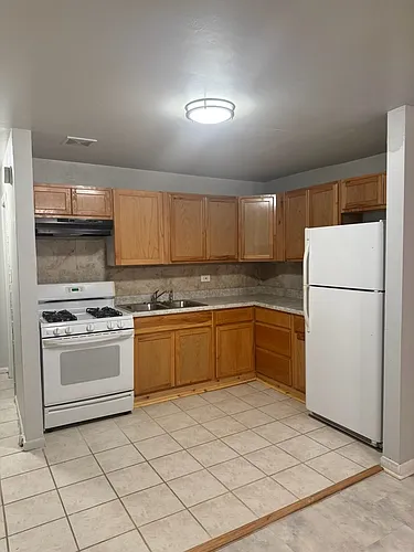 3632 S King Dr Photo 1