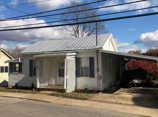 118 Locust Ave, Spencer, WV 25276