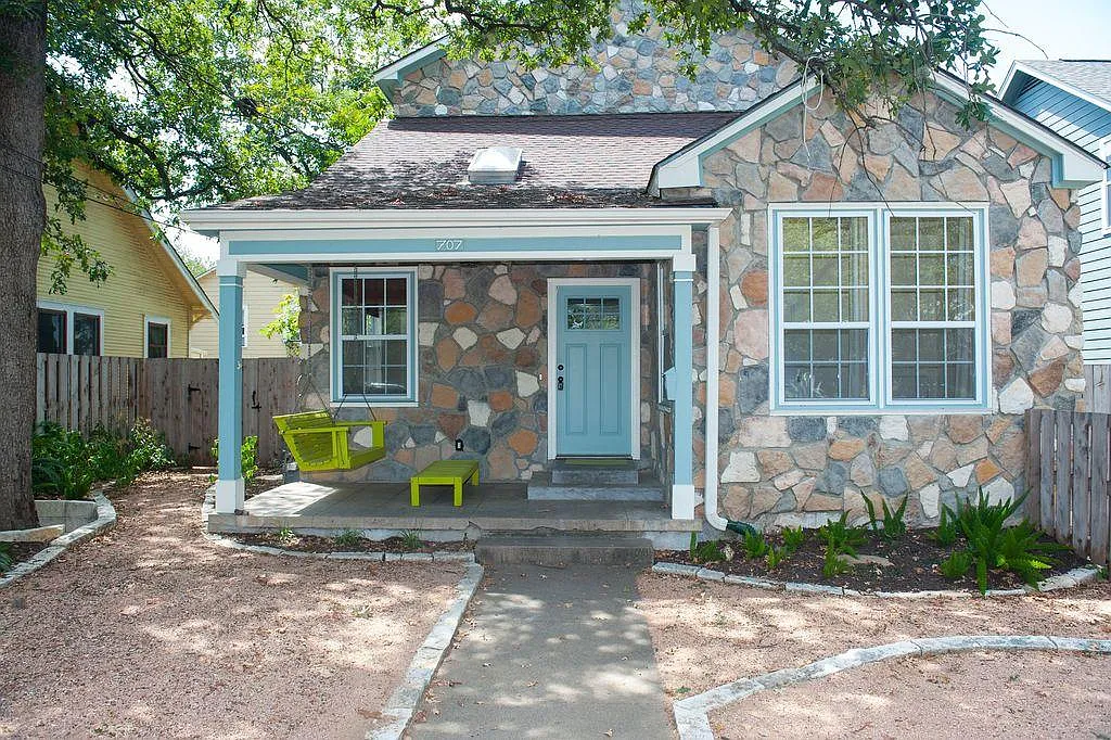 4 bed, 2030 sqft, $4,950 — Photo 1