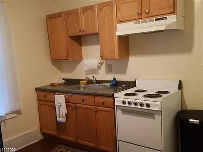 2nd image of 51-53 Maple Ave