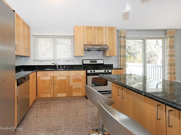 3rd image of 229 Halsey Ave