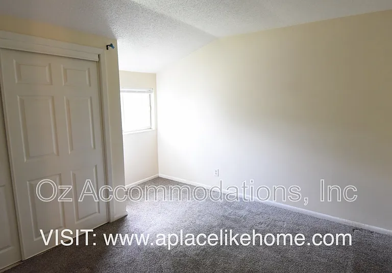 1617 E 97th St — Photo 14