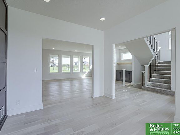 4th image of 2713 N 182nd St