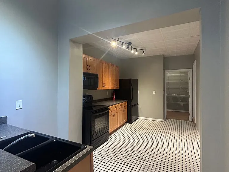 509 Columbia St — Photo 18