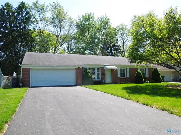 2004 Heatherlawn Dr, Toledo, OH 43614