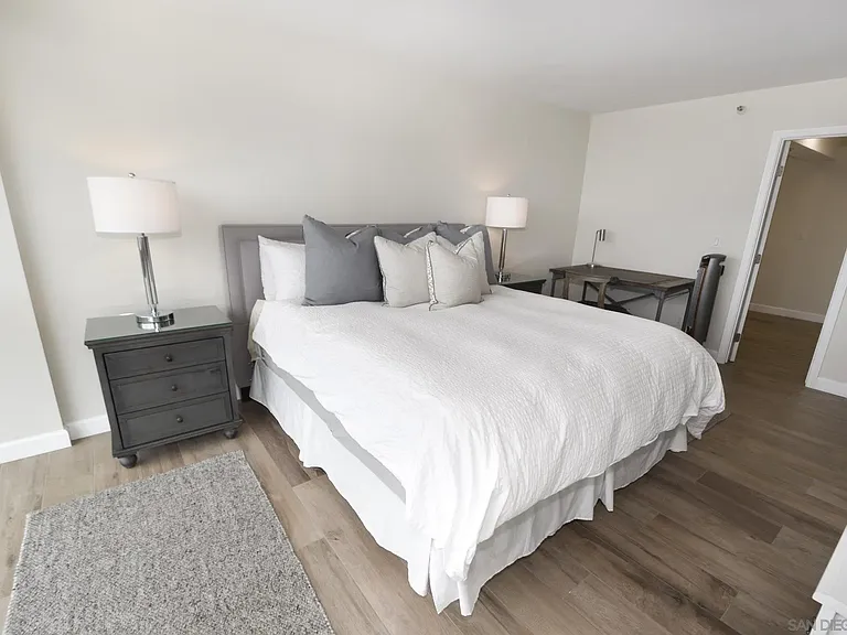 1710 Avenida Del Mundo #1008 — Photo 6