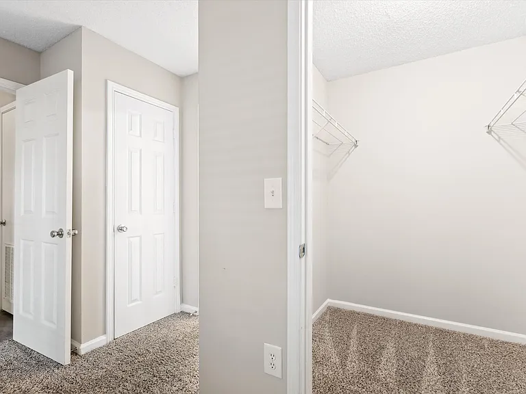 The Grove Apartments — Photo 13